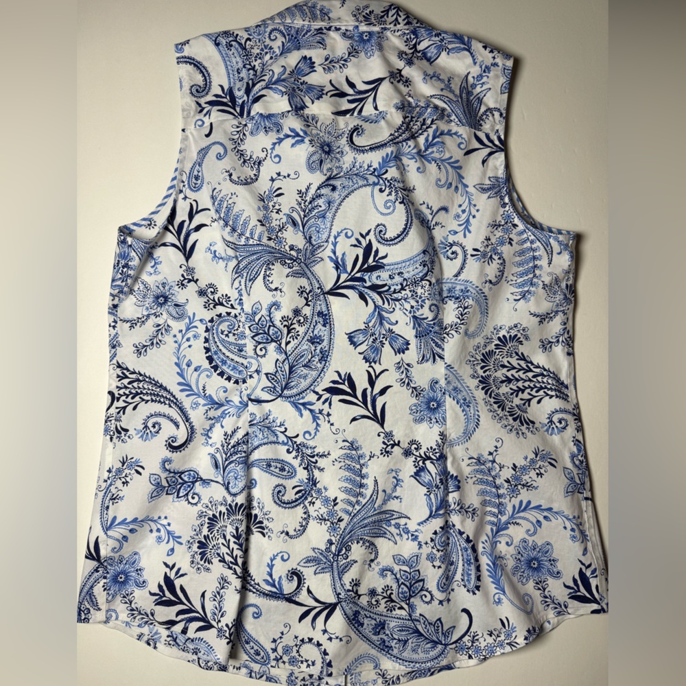 Talbots White Sleeveless Button-Down Top with Blue Paisley Print non-iron - Picture 6 of 6